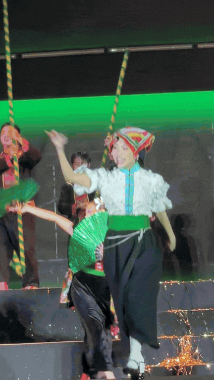 Phương Mỹ Chi đội chiếc khăn piêu, thẳng thắn nói về tranh cãi “làm buồn lòng khán giả”- Ảnh 2.