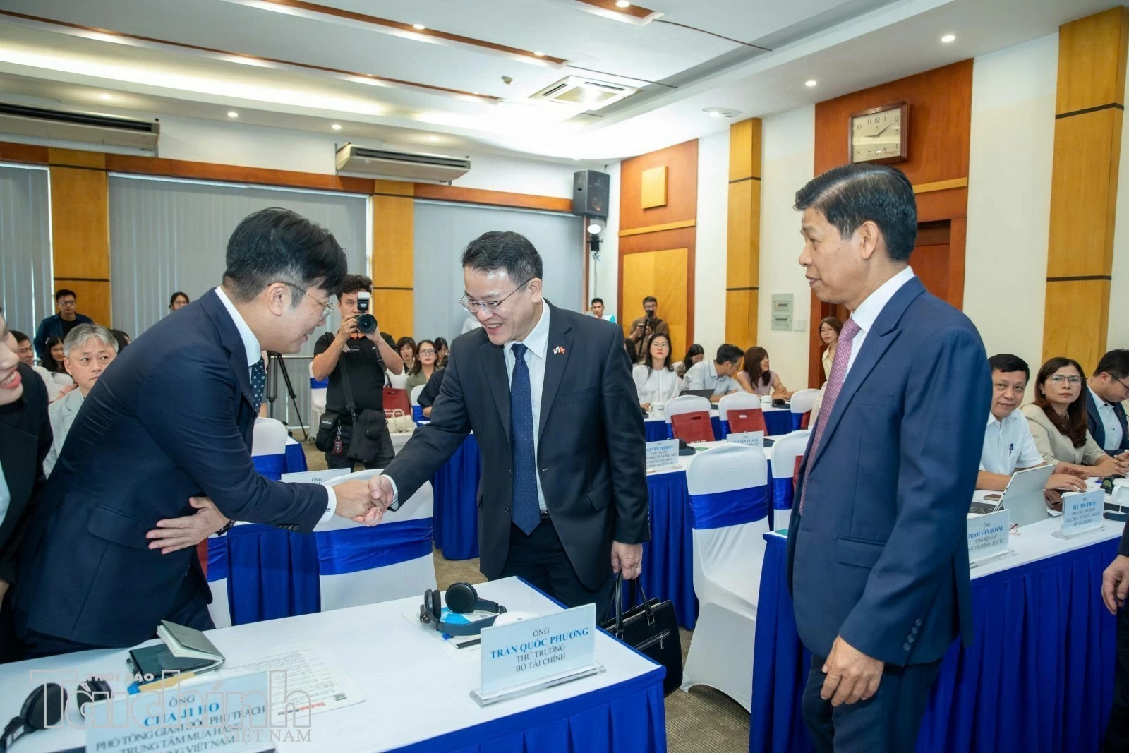 Thu hút FDI không phải để thay thế nội lực mà để làm mạnh nội lực Thu hút FDI không phải để thay thế nội lực, mà để làm mạnh nội lực