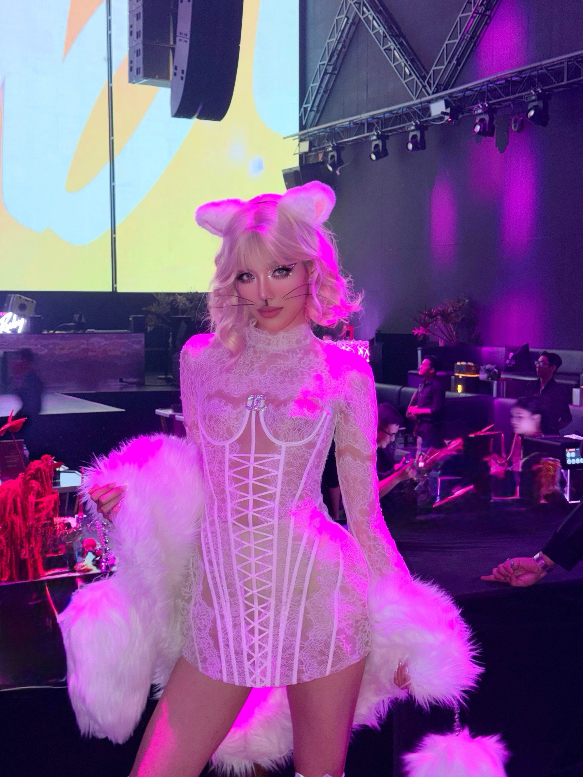 Hội nhà giàu và giới hot girl, TikToker đã quẩy Halloween tưng bừng: Ai cũng hóa trang đỉnh, chấm 10 điểm mỏi tay - Ảnh 7.