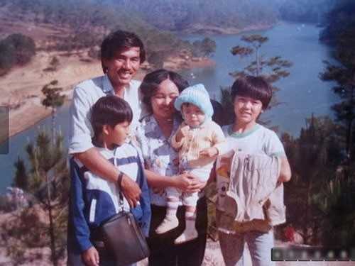 Cô bé theo mẹ bán nước mía giờ là dâu nhà tỷ phú, sống trong biệt thự triệu đô ở Thảo Điền (TP.HCM)- Ảnh 1.
