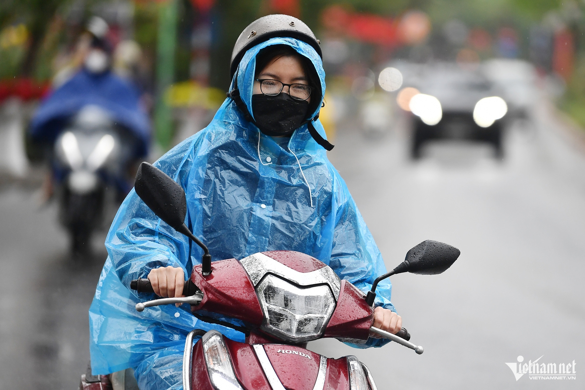 Không khí lạnh bắt đầu tràn về miền Bắc, có nơi trời rét 14-17 độ C: Nhiệt độ Hà Nội có thay đổi đáng chú ý- Ảnh 1.