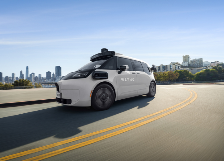 Robotaxi cấp độ 4 của VinFast tham gia cuộc đua tự hành toàn cầu- Ảnh 3.